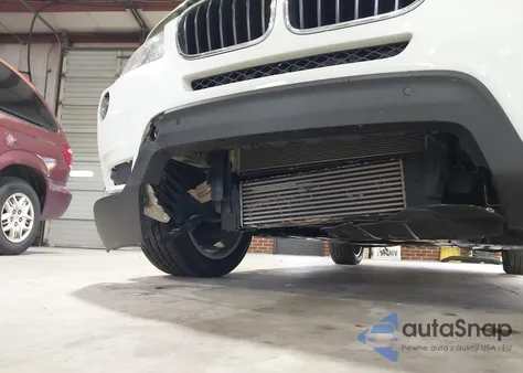 2013 BMW X3 xDrive28I z USA, uszkodzony, nr VIN 5UXWX9C50D0A11377